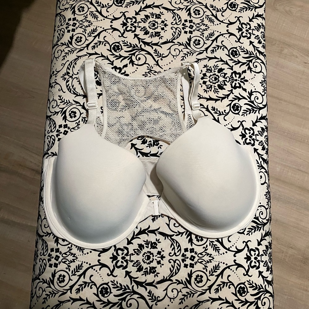 Victoria’s Secret 38dd bra
